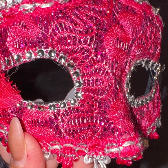Elegant Pink Lace Masquerade Mask - Picture 5 of 7